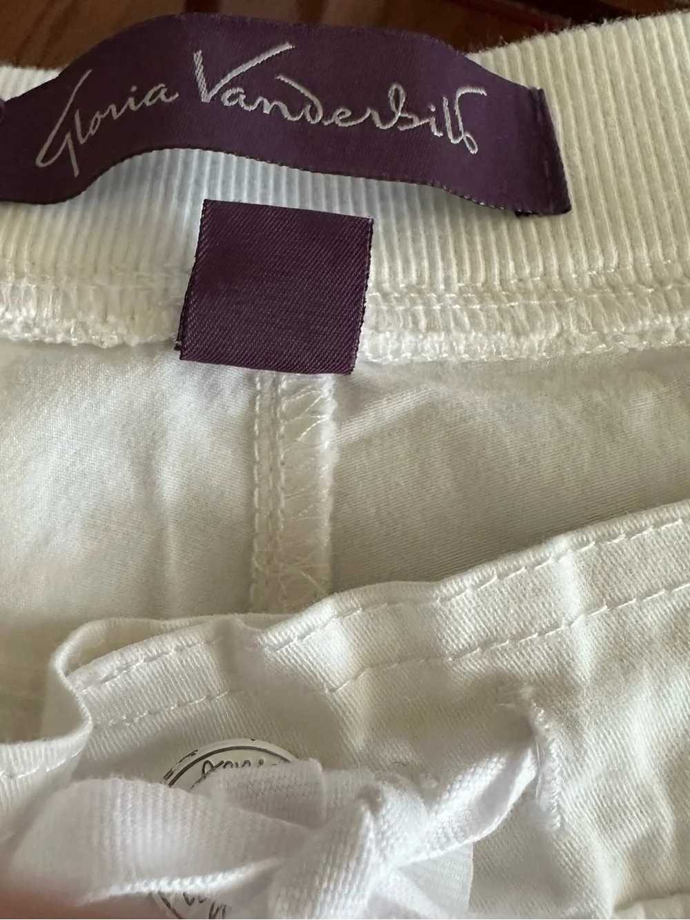 Gloria Vanderbilt White Women’s  Drawstring Athletic Shorts Size 14